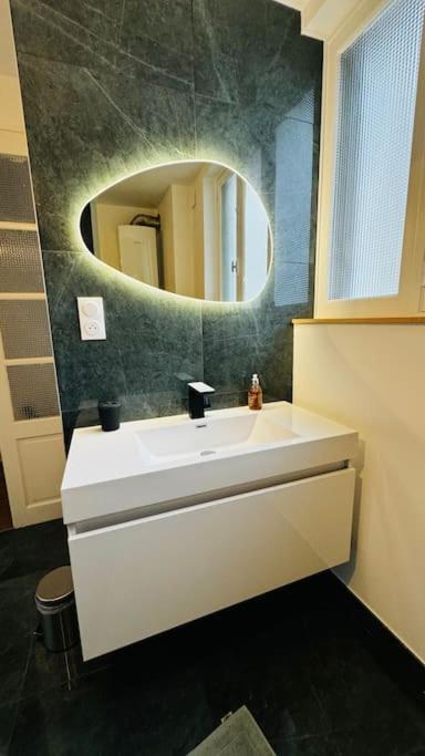 Apartment Neuf Au Centre D'epernay. *